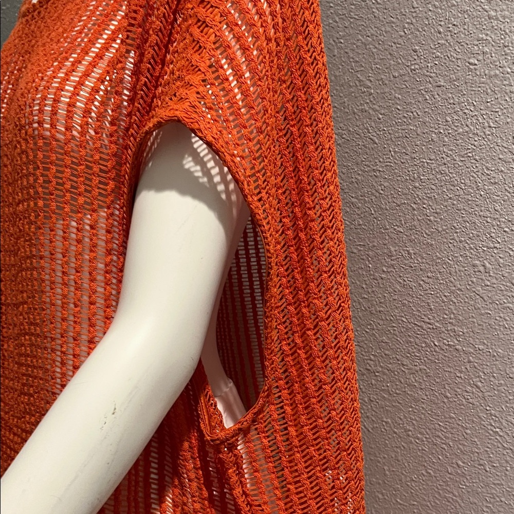 Orange Knit Mesh Top made by Slim factor size medium great fit, flattering